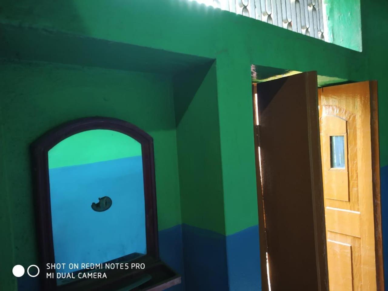 Hotel Yatri Niwas Benares Buitenkant foto